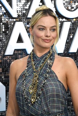Margot Robbie Poster 3948850