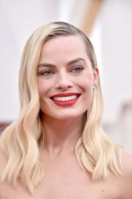 Margot Robbie Poster 3948863