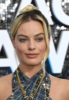 Margot Robbie Poster 3948968