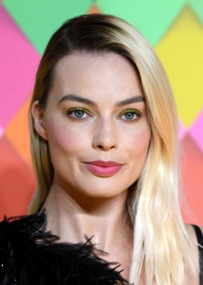Margot Robbie Poster 3949033