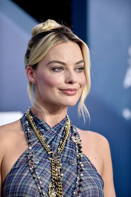 Margot Robbie Poster 3949039