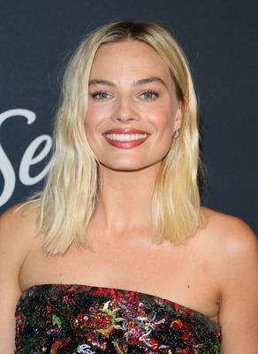 Margot Robbie Poster 3949067