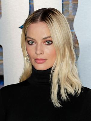 Margot Robbie Poster 3949079