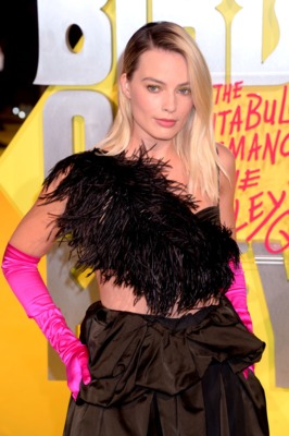 Margot Robbie Poster 3949113