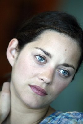 Marion Cotillard Poster 2295076