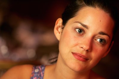 Marion Cotillard Poster 2295099