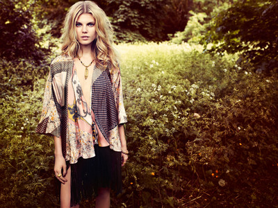 Maryna Linchuk Poster 2154494