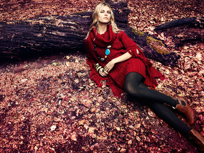 Maryna Linchuk Poster 2154497