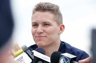 Matthew Tkachuk Poster 3544120