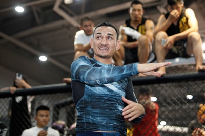 Max Holloway Poster 3521921