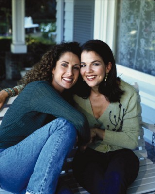 Melina Kanakaredes Poster 1346898