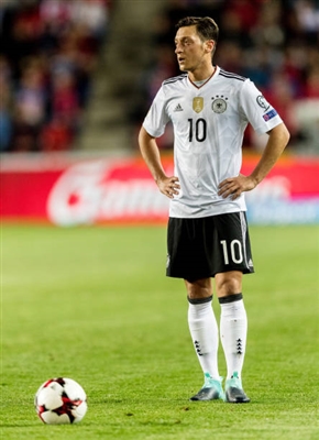 Mesut Oezil Poster 3349437