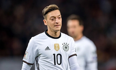 Mesut Oezil Poster 3349438