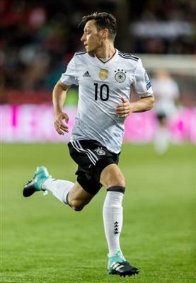 Mesut Oezil Poster 3349445