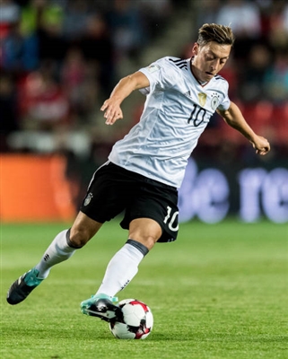 Mesut Oezil Poster 3349587