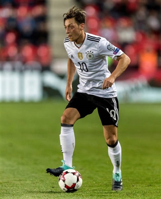 Mesut Oezil Poster 3349592