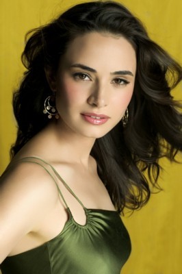 Mia Maestro Poster 1271220