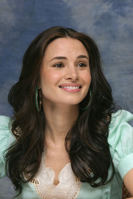 Mia Maestro Poster 2288871