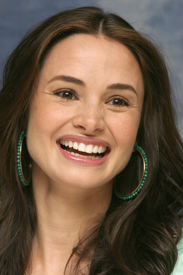 Mia Maestro Poster 2288873