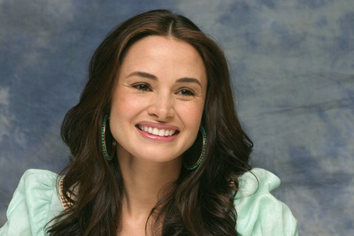 Mia Maestro Poster 2288877