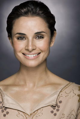Mia Maestro Poster 3279340