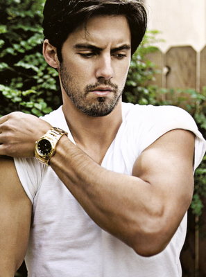 Milo Ventimiglia Poster 2208156