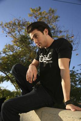 Milo Ventimiglia Poster 2208164