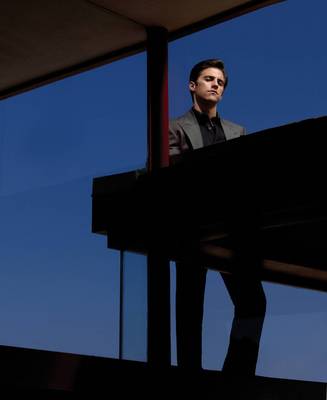 Milo Ventimiglia Poster 2208181