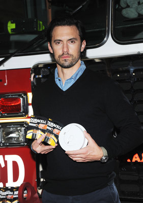 Milo Ventimiglia Poster 3243390