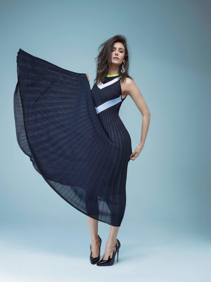 Nina Dobrev Poster 2697036