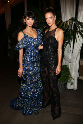 Nina Dobrev Poster 2787360