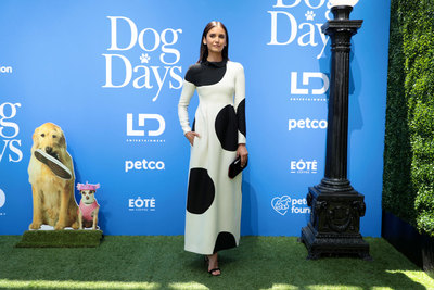 Nina Dobrev Poster 3805164