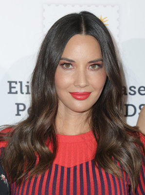 Olivia Munn Poster 3738560