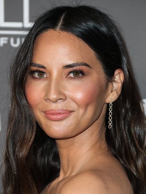 Olivia Munn Poster 3738660