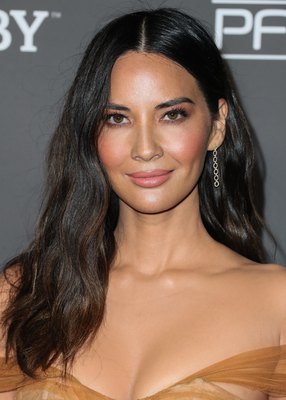 Olivia Munn Poster 3738718