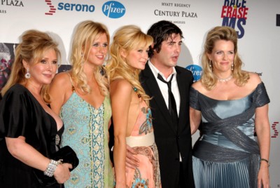 Paris & Nicky Hilton Poster 1445699