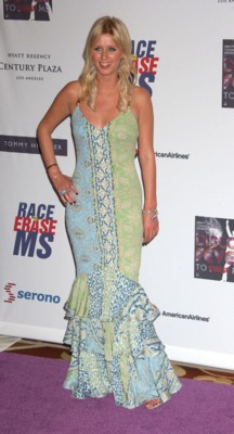 Paris & Nicky Hilton Poster 1445701