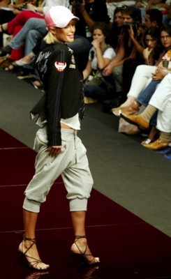 Paris Hilton Poster 1329332