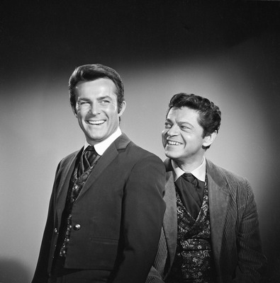 ROBERT CONRAD Poster 2605320