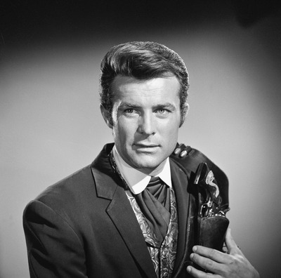 ROBERT CONRAD Poster 2605322