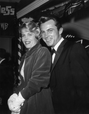 ROBERT CONRAD Poster 2605329