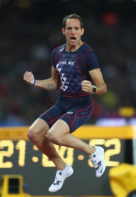 Renaud Lavillenie Poster 3610823