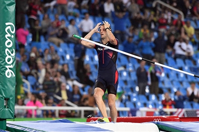 Renaud Lavillenie Poster 3610831