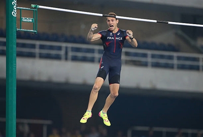 Renaud Lavillenie Poster 3610841
