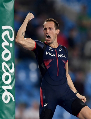 Renaud Lavillenie Poster 3610845