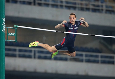 Renaud Lavillenie Poster 3610886