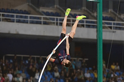 Renaud Lavillenie Poster 3610900