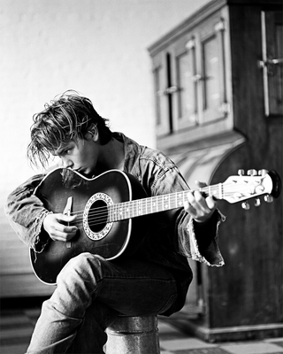 River Phoenix Poster 3665889