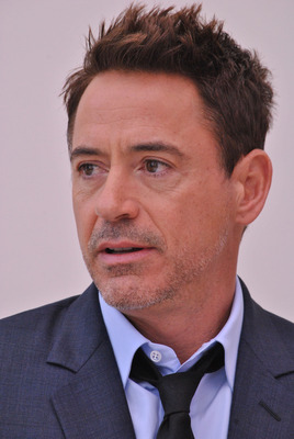 Robert Downey Jr Poster 2487106