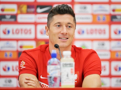 Robert Lewandowski Poster 3353546